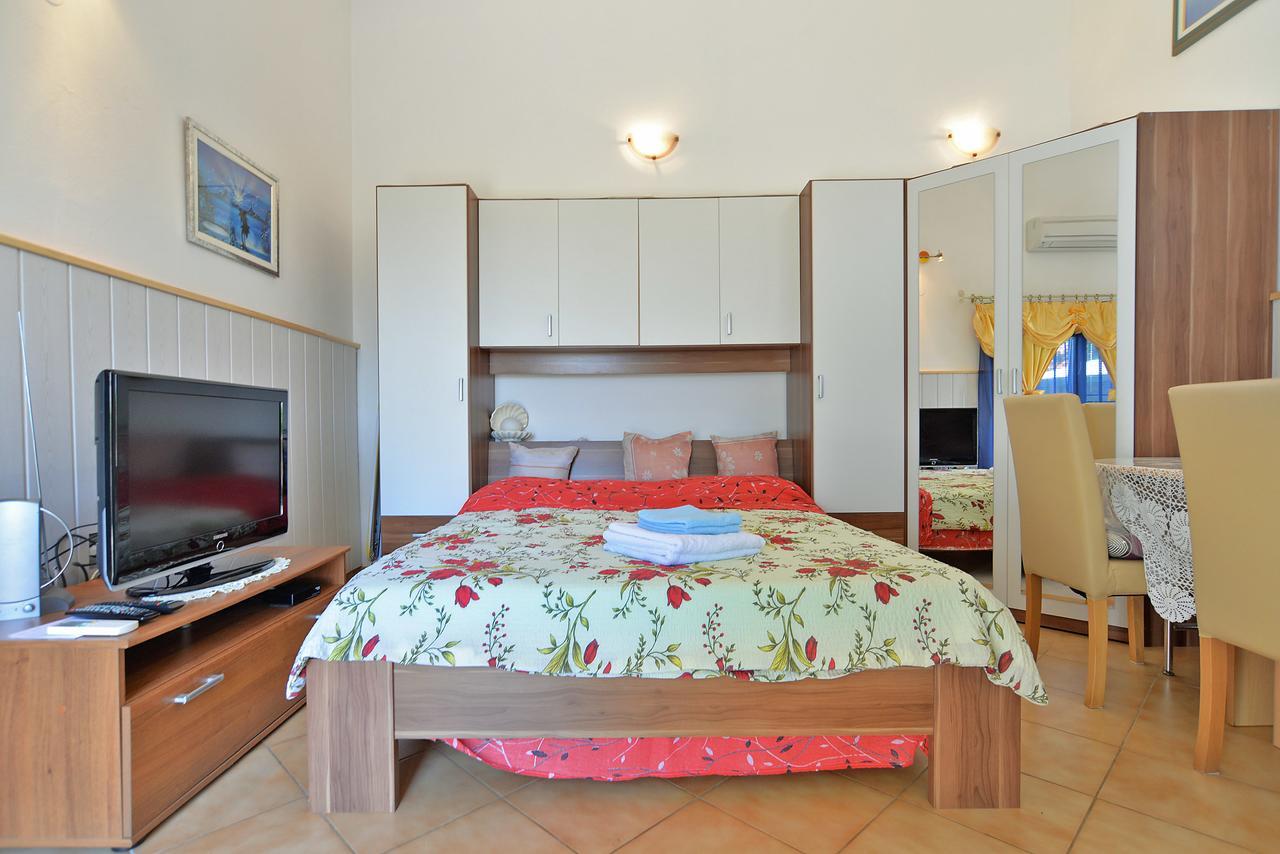 Apartments Dino 1374 Pula Ngoại thất bức ảnh