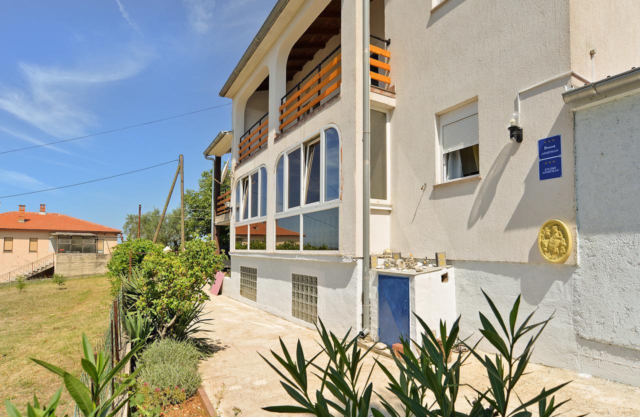 Apartments Dino 1374 Pula Ngoại thất bức ảnh